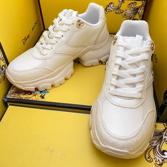 Disney X Aldo Jogger Sneaker Mickey and Minnie D100ztrainer New in box - Picture 9 of 10